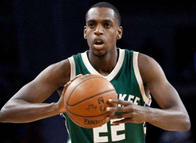 助攻张镇麟 助攻张镇麟