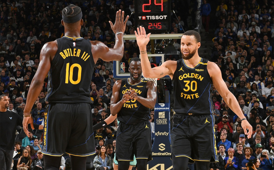 巨头场边监 巨头场边监